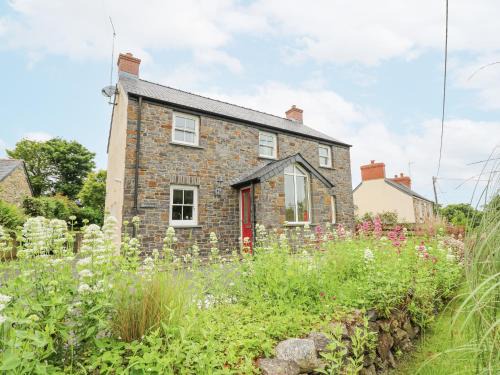Dinas Cross Casa | Beachway