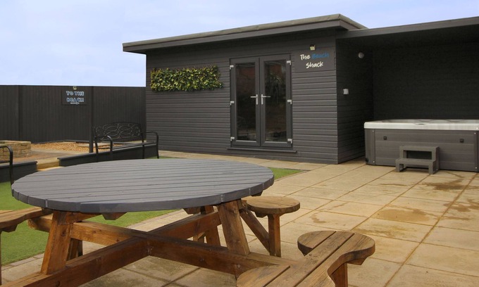 Prestatyn Cabaña | BEACHWAY, pet friendly, country holiday cottage in Prestatyn