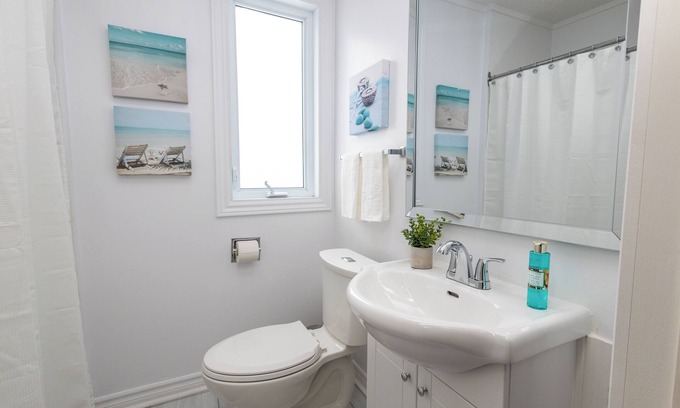 Vanier Casa | Beachwood Village Retreat