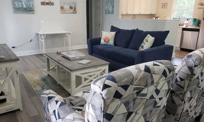 Waveland Cabaña | Beachwoods Cottage: Quiet Woods & Exciting Beaches