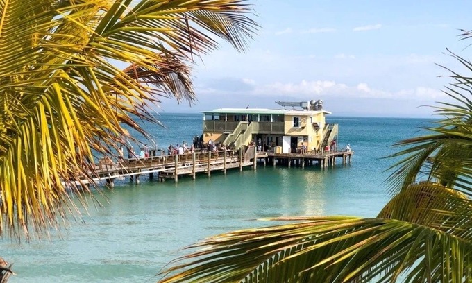 River District Casa | Beachy cottage with heated Pool, just minutes to beautiful white sand beaches!