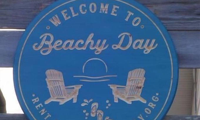 Ocean City Beach Casa | Beachy Day - Sunny, Bright and Charming Beach Bungalow