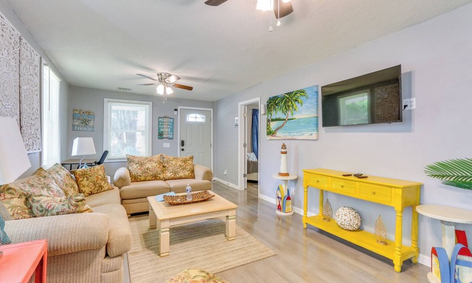 Northwest Quadrant Casa | Beachy Home in Heart of Beaufort w/Pool Access