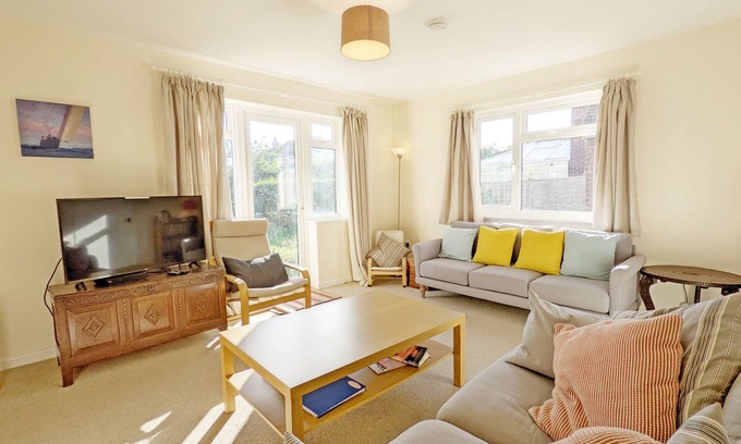 Emsworth Cabaña | Beacon Square, Emsworth - una casa familiar con capacidad para 8 personas en 3 habitaciones