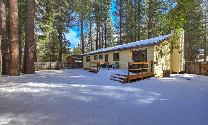 Pioneer Trail Casa | Bear Claw Trails - Dogs + Remodeled + Awesome Yard