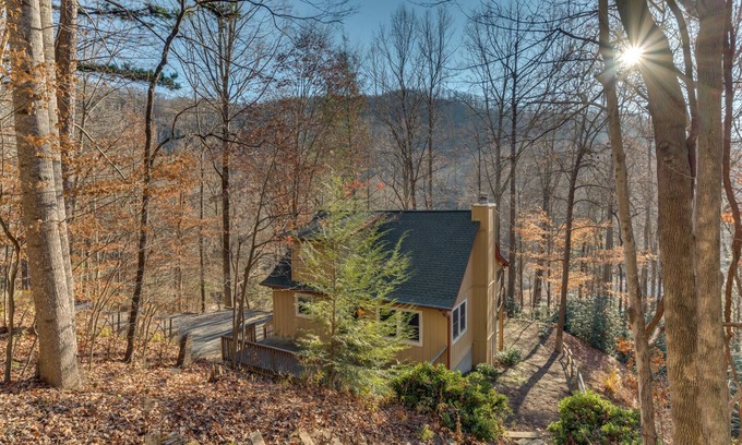 Lynn Cabina | Caba��a Bear Creek | Rodeado de naturaleza | 25 min. a TIEC | 40 min. a Asheville