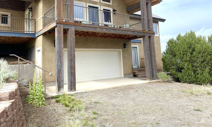 Alpine Village Casa | Bear Creek Hideaway (Ski Specials)