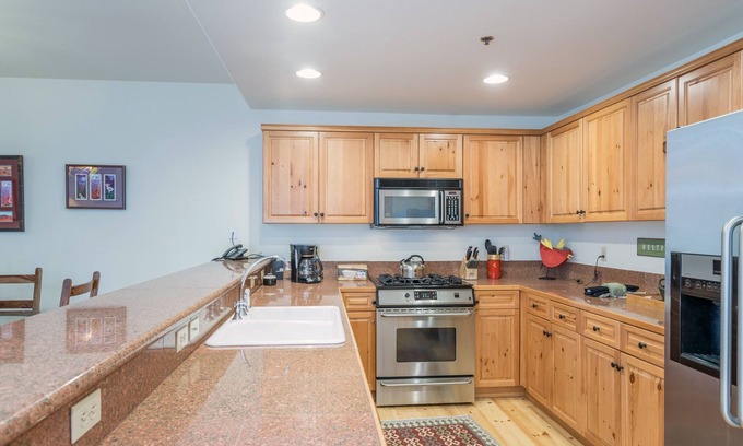Mountain Village Condominio | Bear Creek Lodge 108 2 Bedroom Condo by Alpine Lodging Telluride