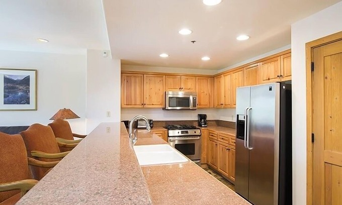 Mountain Village Condominio | Bear Creek Lodge 208a 1 Bedroom Condo by Alpine Lodging Telluride
