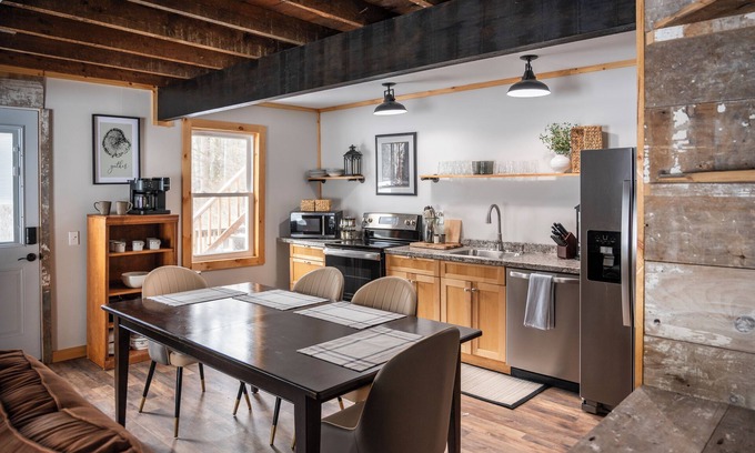 Diamond Point Casa | Bear Cub Barn, Bolton Landing