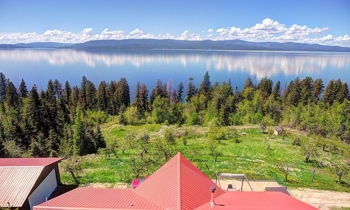 Bigfork Casa | Bear Dance Retreat- Private Cherry Orchard
