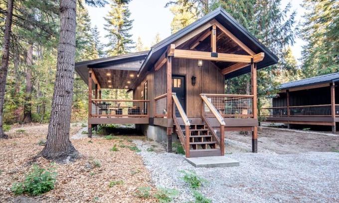 Leavenworth Apartamento | "Bear Den" a Cozy 1 Bedroom tiny Cabin with Hot tub