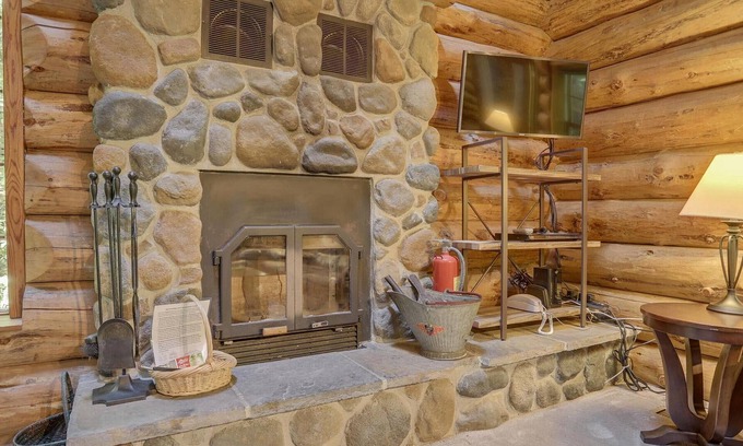 Welches Casa | Bear Den Log Cabin