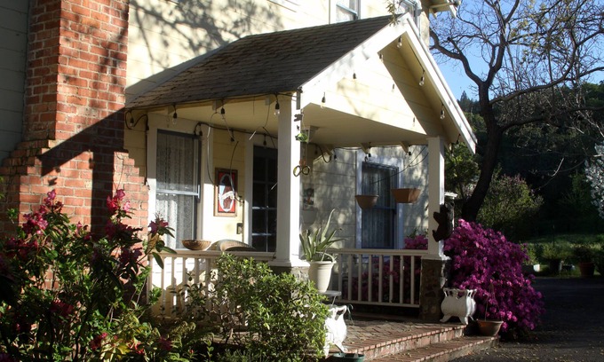 Calistoga Cama Y Desayuno | Bear Flag Inn