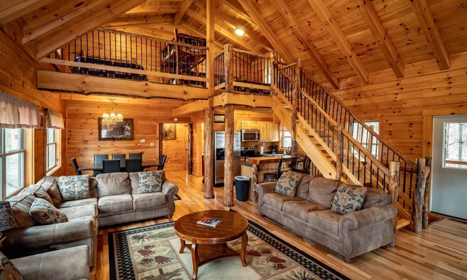 Logan Cabina | Bear Fork Lodge by The Inn & Spa at Cedar Falls