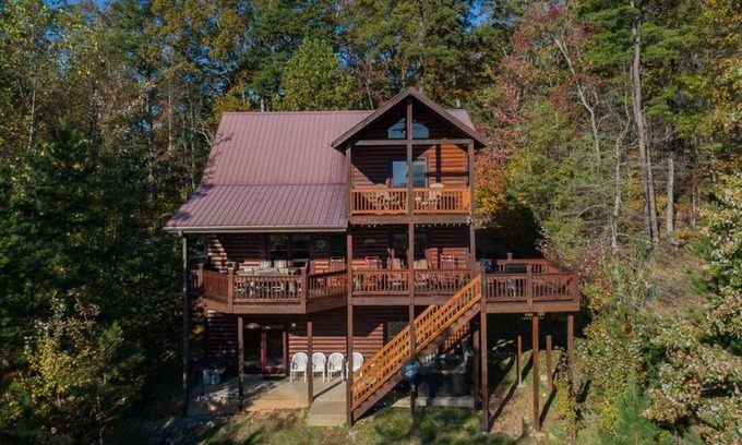 Morganton Cabina | Bear Hug by Escape to Blue Ridge