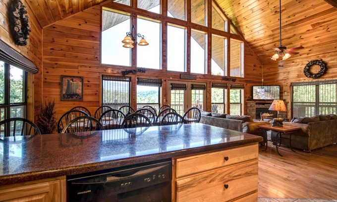 Gatlinburg - Pigeon Forge Cabina | Bear Hunter