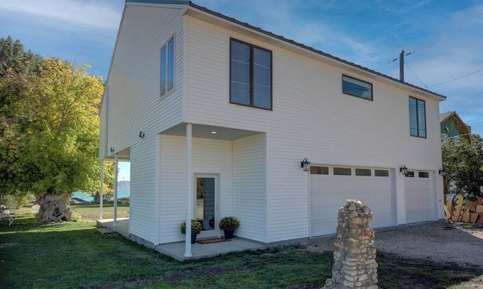 Dingle Casa | Bear Lake Fox Farm Guest House
