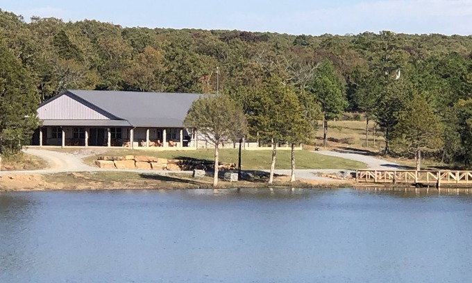 Gowen Casa | Bear Mountain Lakehouse on Privately-Owned Lake
