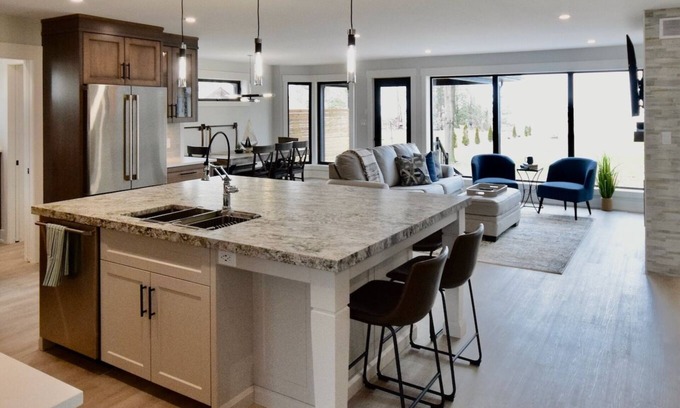Dashwood Cabaña | Bear Necessities New Luxury Lakefront.
