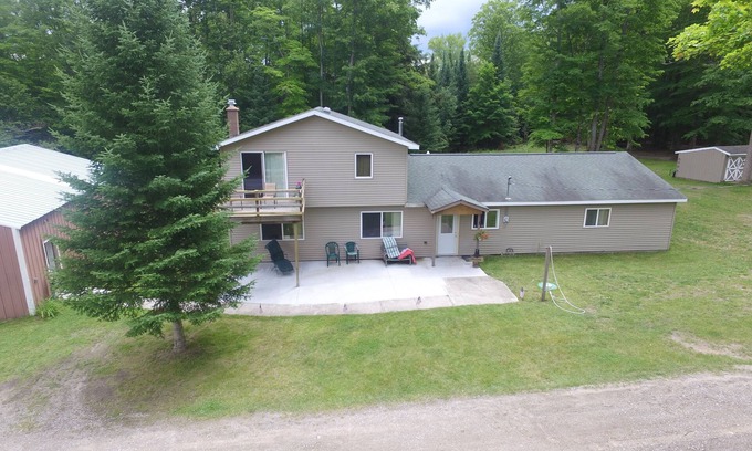 Hillman Casa | Bear pantano lodge lado derecho