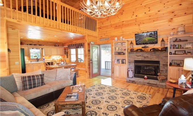 Boone Casa | Bear Valley Cabin
