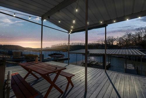 Gravois Mills Casa | Bearcat Bungalows - Two Homes One Rental - Sleeps 22