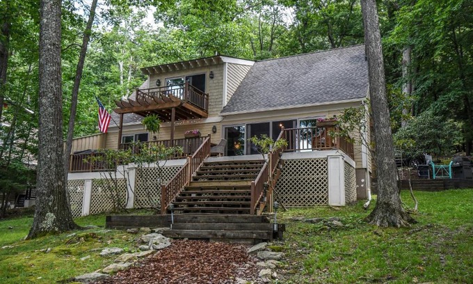 Oakland Casa | Bearfoot Lodge