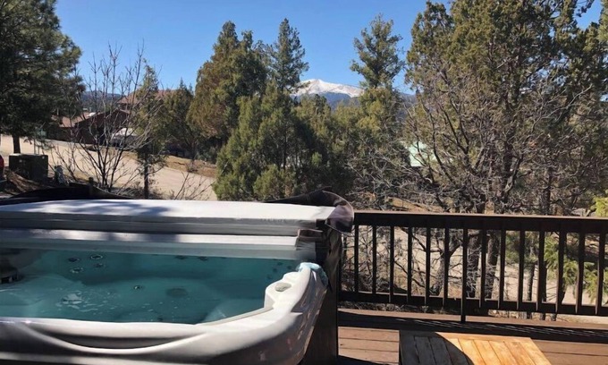 Ruidoso Cabina | BearLuckLodge! Amazing Cabin-Hot Tub, Views, Game Room/Arcade, Location, Peloton