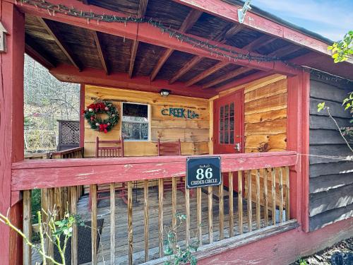 Maggie Valley Casa | Bearly Behaving Creekside