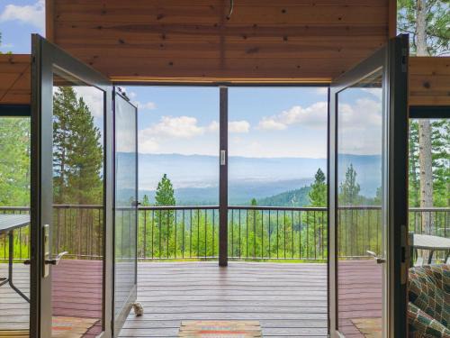 Victor Casa | Bearlythere High Mountain Retreat