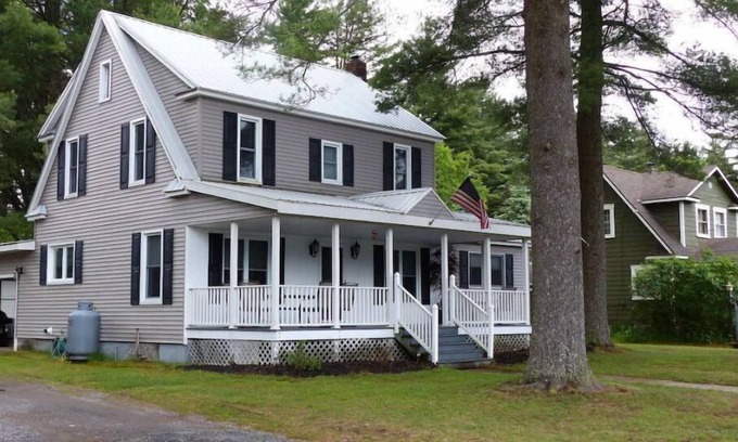 Thendara Casa | Bears Den vacation home 1 minute from downtown Old Forge