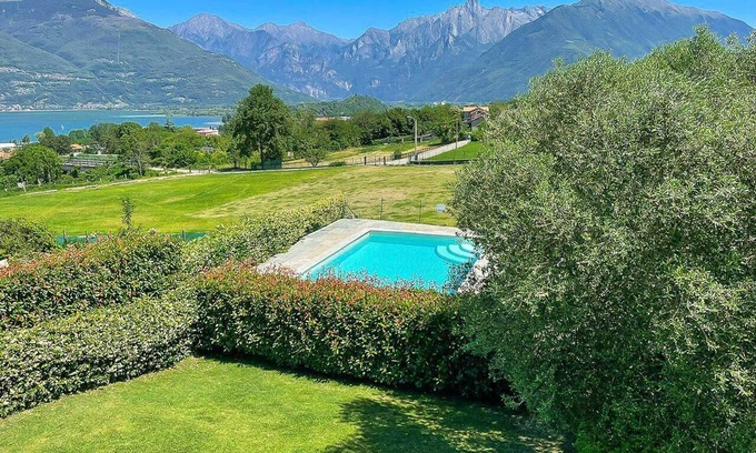 Colico Apartamento | Beata Rose holiday flat with pool