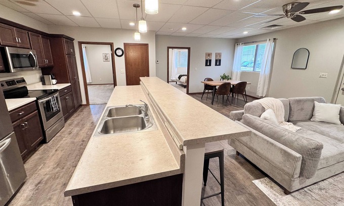 Beatrice Casa | Beatrice Beauty - Remodeled 2 bed 2 bath in quiet neighborhood