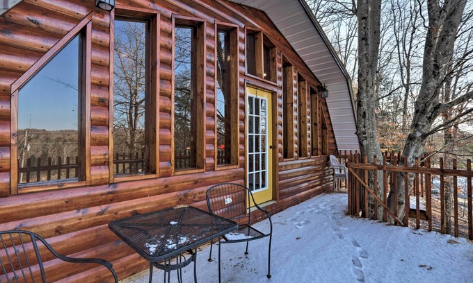 Saint Helens Cabina | ¡NUEVO! ¡Cabina de Beattyville con cubiertas por Red River Gorge!