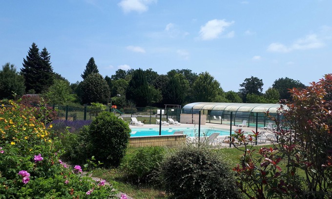 Beynat Chalet De Esquí | Beau Chalet Avec Ombre, Terrasse et Salon de Jardin Dans Résidence Avec Piscines