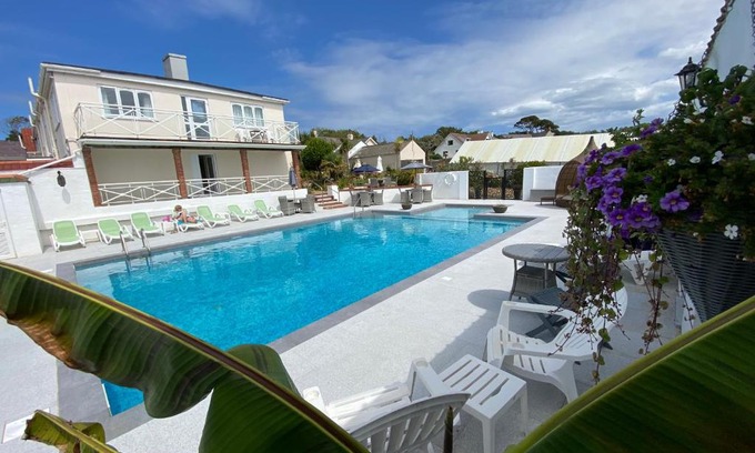 St. Saviour Casa | Beau Vallon Holiday Apartments