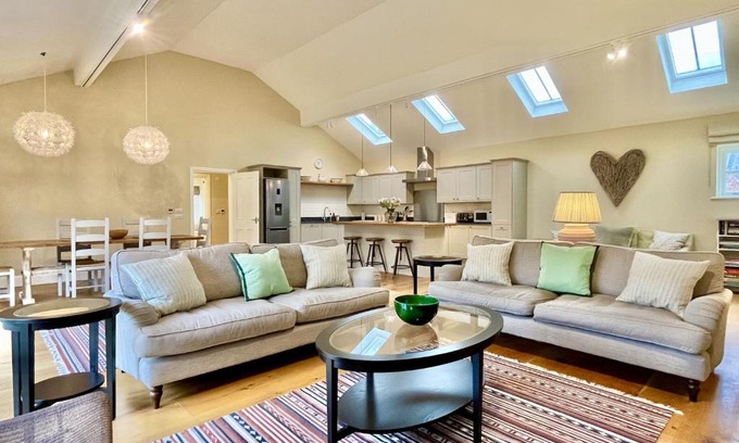 North Stoke Casa | Beaufort Barn by inspirestays-com