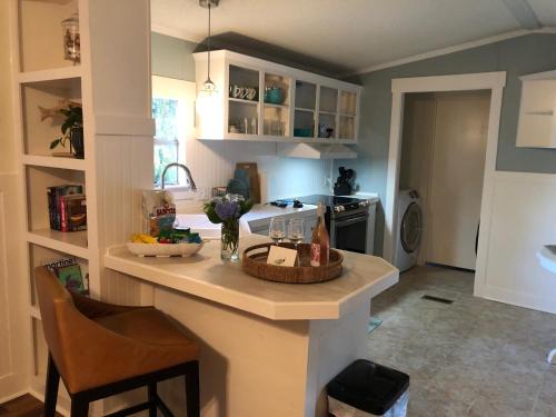 Burton Casa | Beaufort SC New Renovation, Close to Parris Island, Historic Downtown, Beautiful Beaches, Sleeps 7