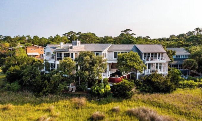 Bald Head Island Casa | Beauitful marsh front, six bedroom home with infinity pool with hot tub.