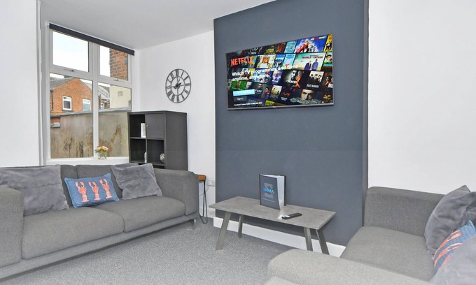 Crewe Casa | Beaumont House - By Sigma Stays