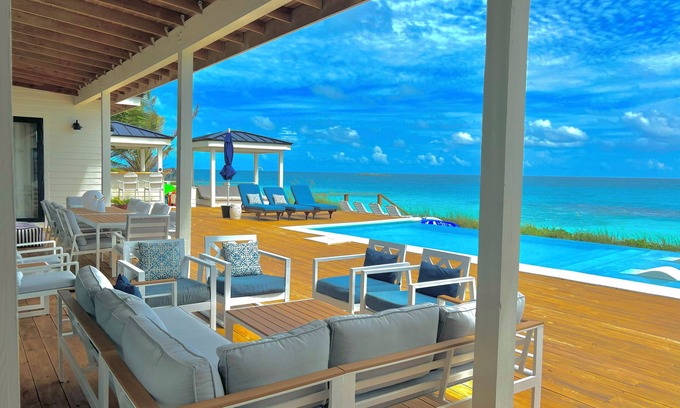 Farmer's Hill Casa | BeauSoleil Beach House, Luxury Private Ocean Front with Infinity Pool/Hot Tub