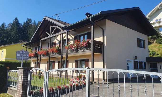 Krumpendorf am Woerther See Apartamento | Beautiful idyllic 75m² vacation apartment