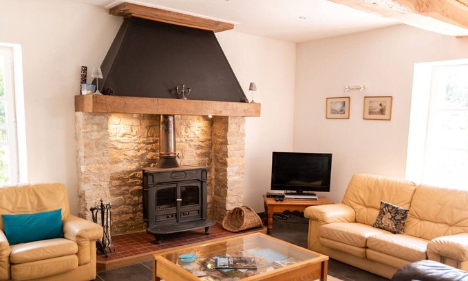 Saint-Martin-sur-Armancon Villa | Maravillosa casa de vacaciones privada para 5 personas con WIFI, TV, terraza y aparcamiento
