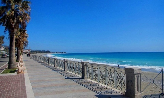 Gioiosa Ionica Apartamento | Hermoso apartamento nuevo con piscina cerca del pueblo, el mar a tan sólo 5 minutos de distancia,