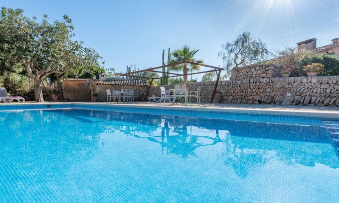 Manacor Apartamento | Hermoso apartamento en una granja con Wi-Fi, piscina y gran área al aire libre