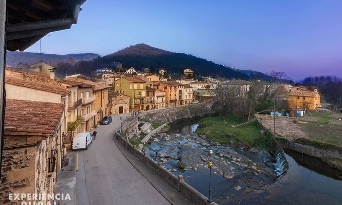 Sant Feliu de Pallerols Cabaña | Preciosa casa de pueblo con jardín y barbacoa con capacidad para 12 personas