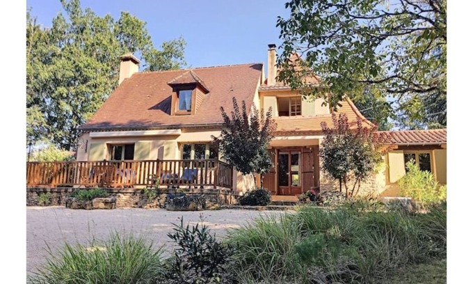 Sainte-Alvere Casa | Beautiful Perigordian house in tranquil woodland setting.