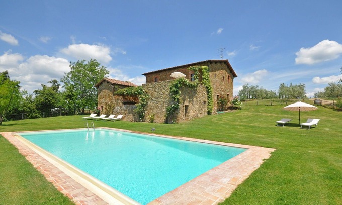 Castelnuovo Berardenga Apartamento | Hermoso apartamento con WIFI, piscina, terraza, mascotas permitida, vista panorámica y aparcamiento