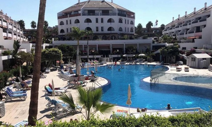 El Madronal Apartamento | Beautiful large 2 bed apartment close to beach and all amenities